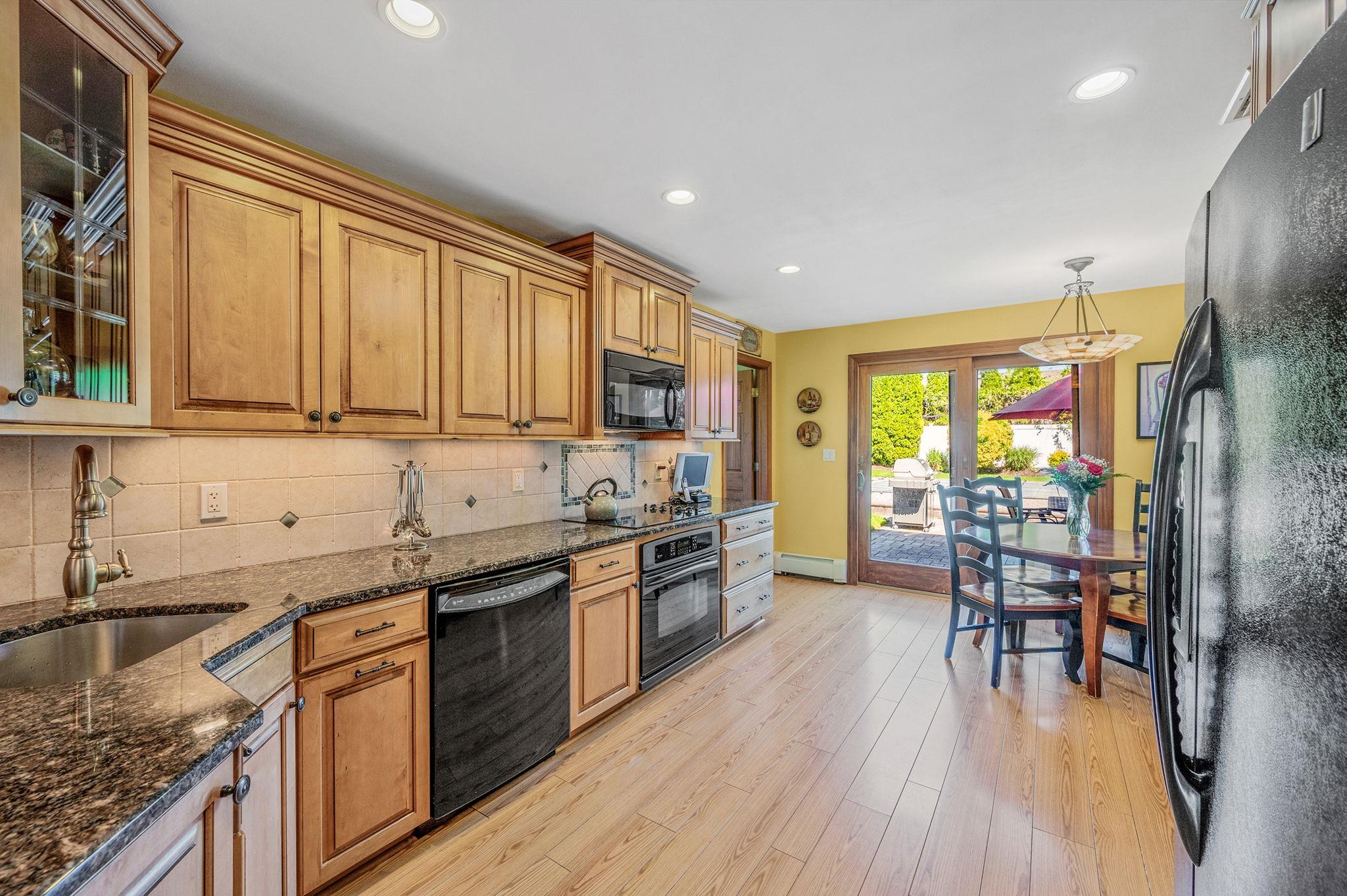 33 Amapola Lane, Kings Park, New York image 19