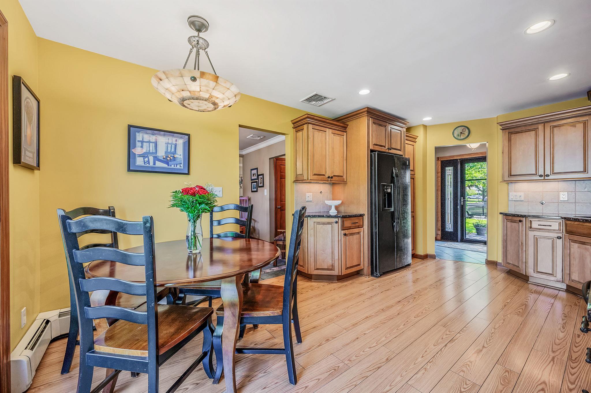 33 Amapola Lane, Kings Park, New York image 15