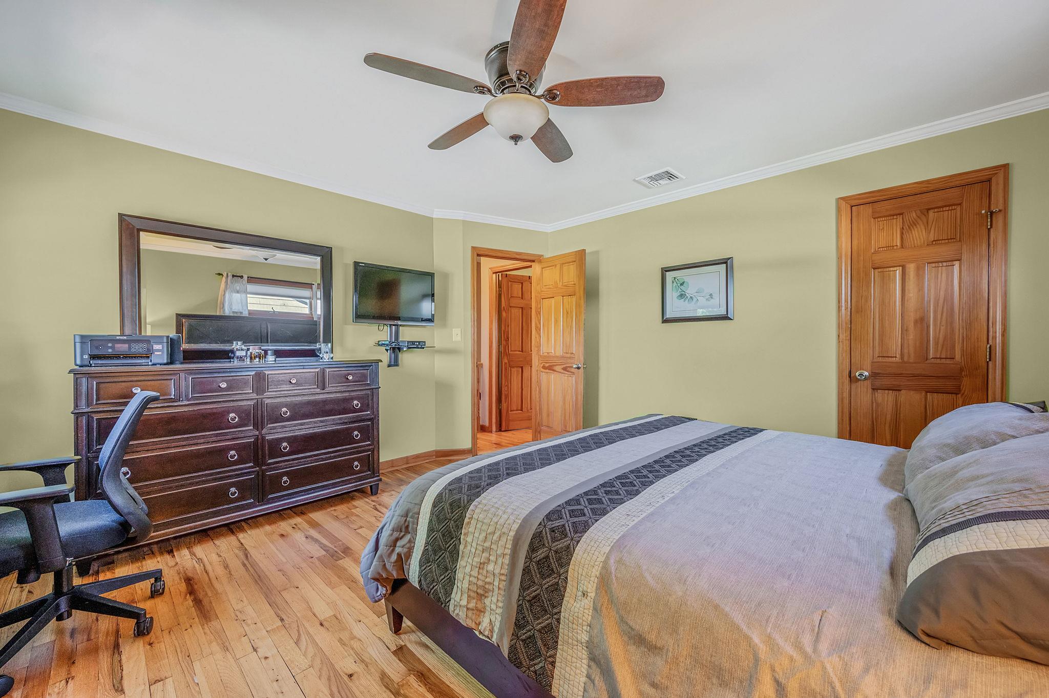 33 Amapola Lane, Kings Park, New York image 34