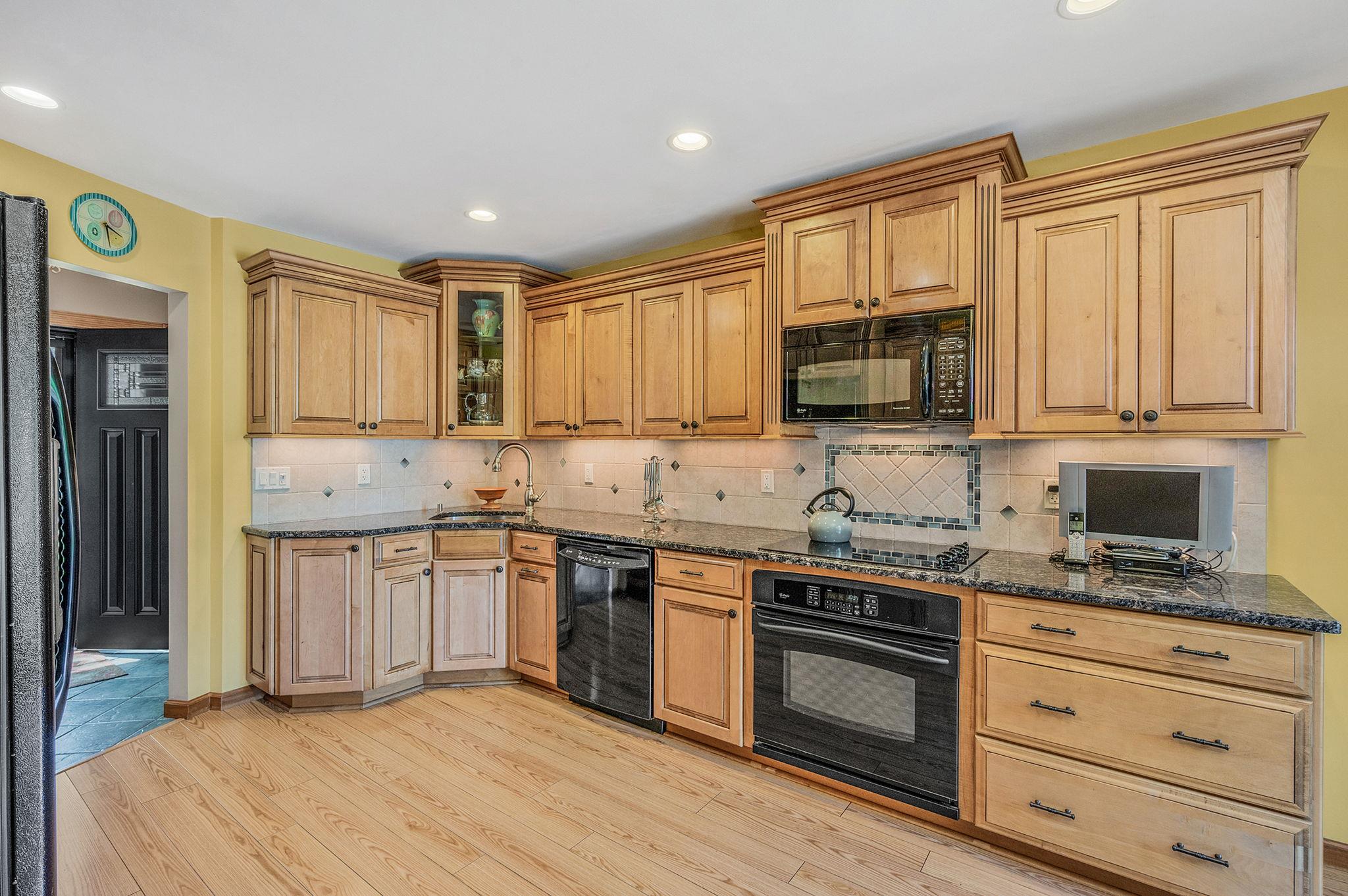 33 Amapola Lane, Kings Park, New York image 16