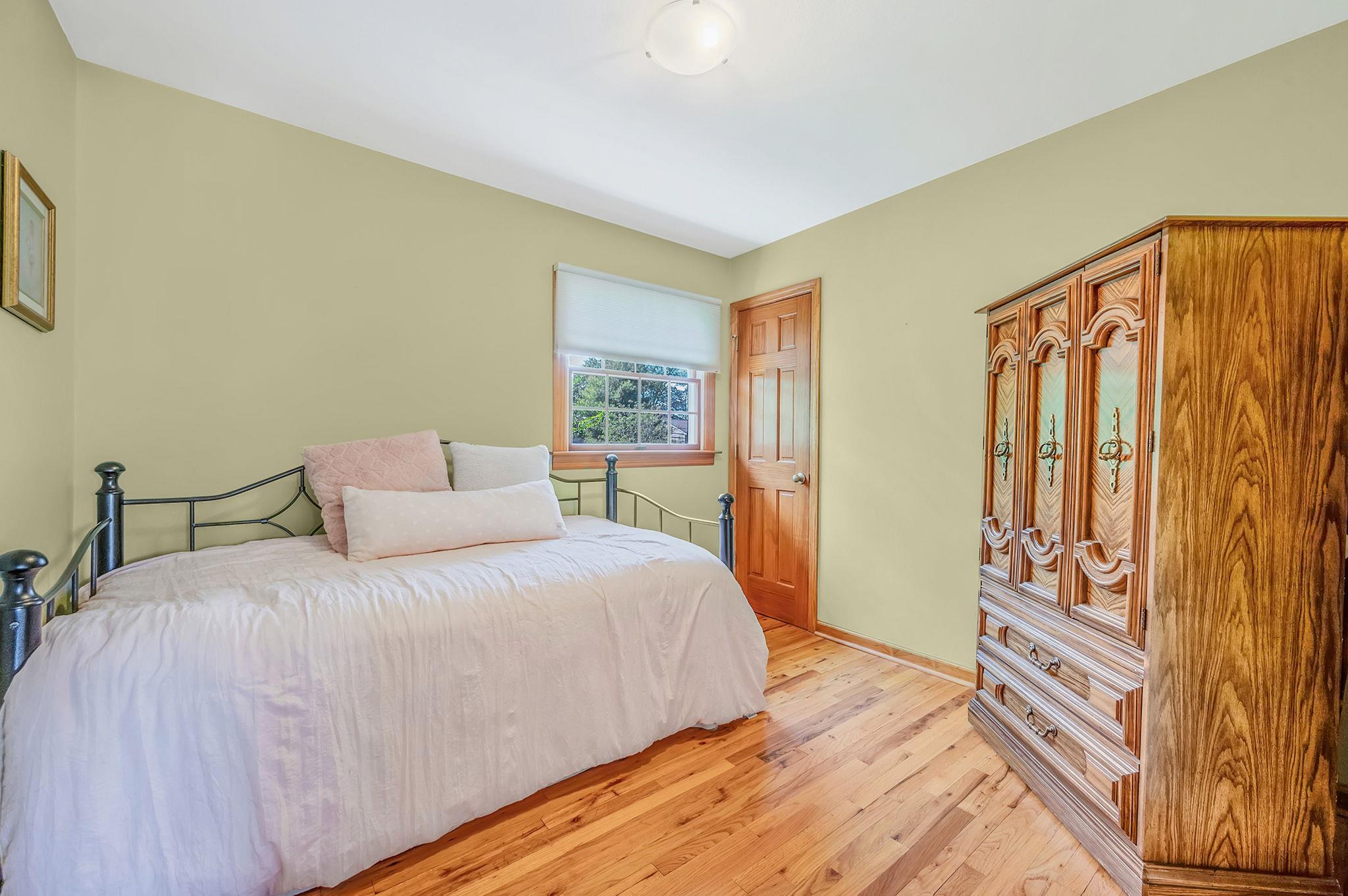 33 Amapola Lane, Kings Park, New York image 31