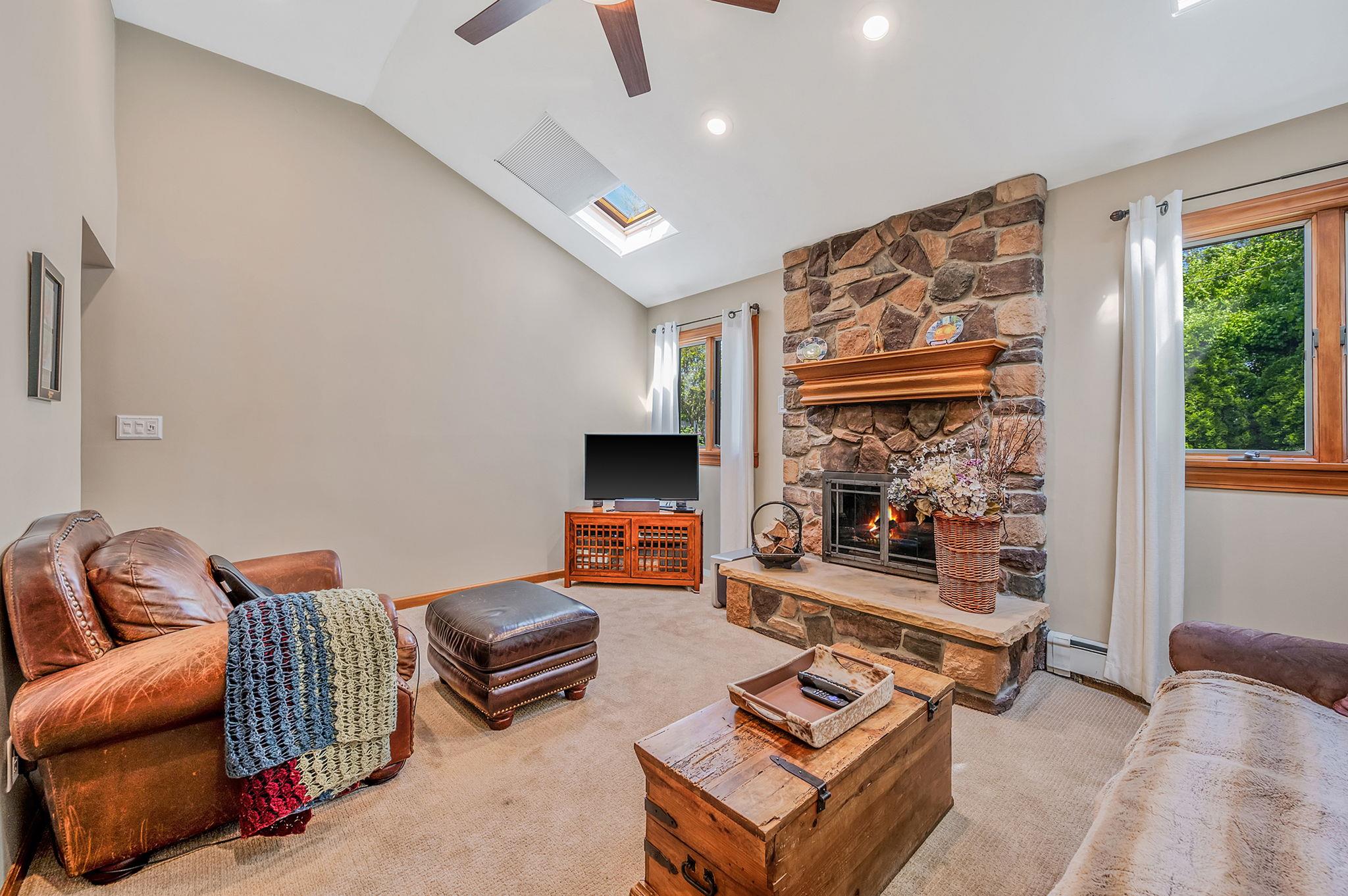 33 Amapola Lane, Kings Park, New York image 22