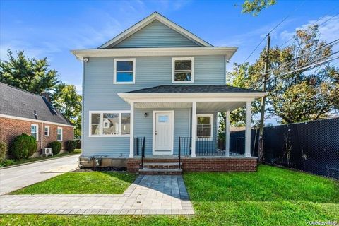 23 Flower Lane New Hyde Park NY 11040