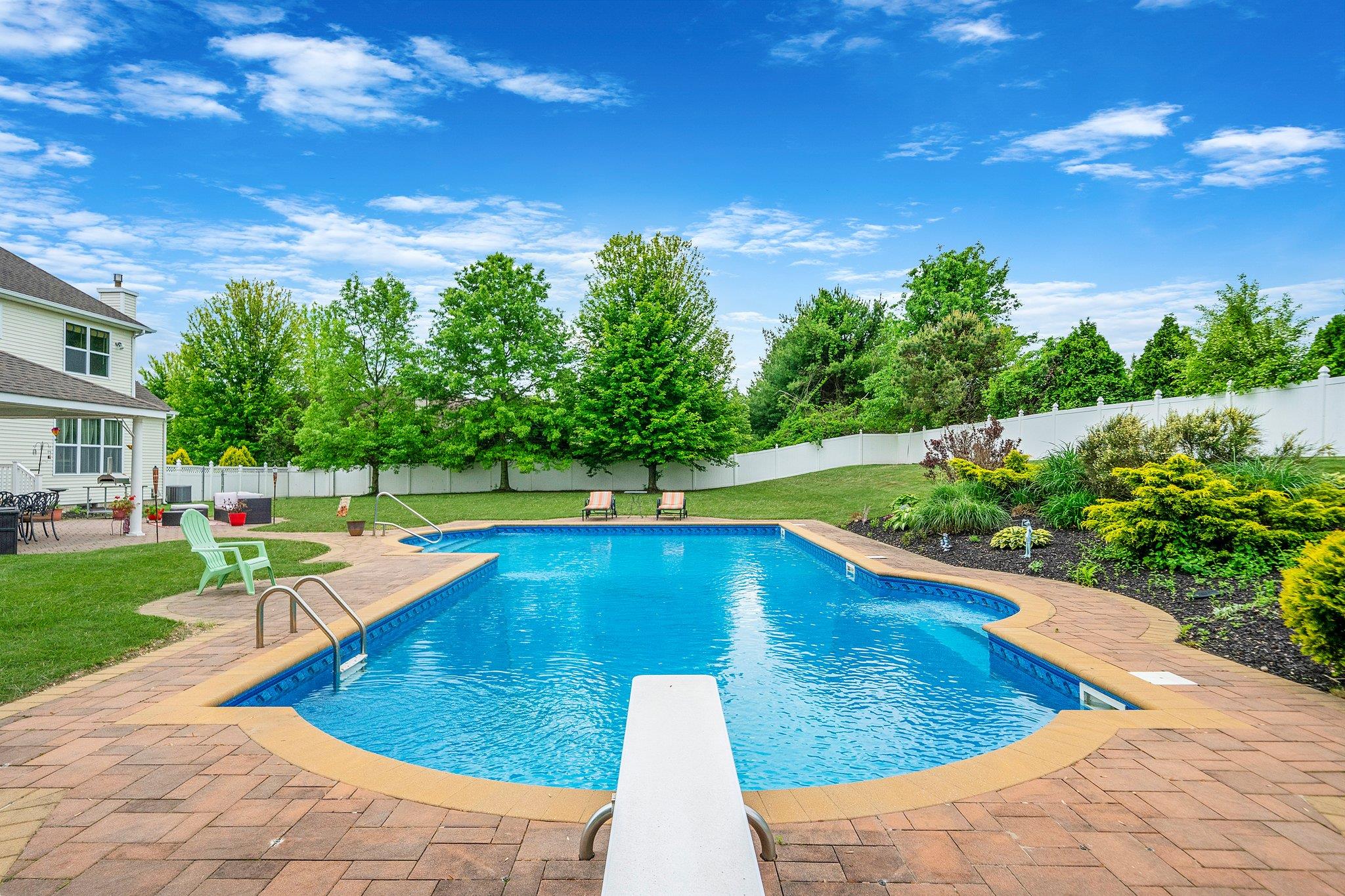 4 Monticello Drive, Shoreham, New York image 37