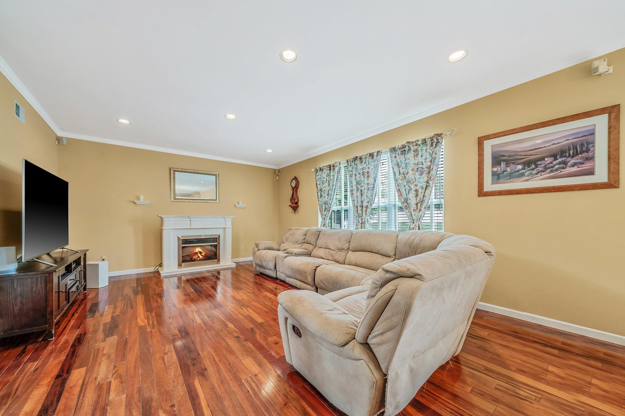 4 Monticello Drive, Shoreham, New York image 13