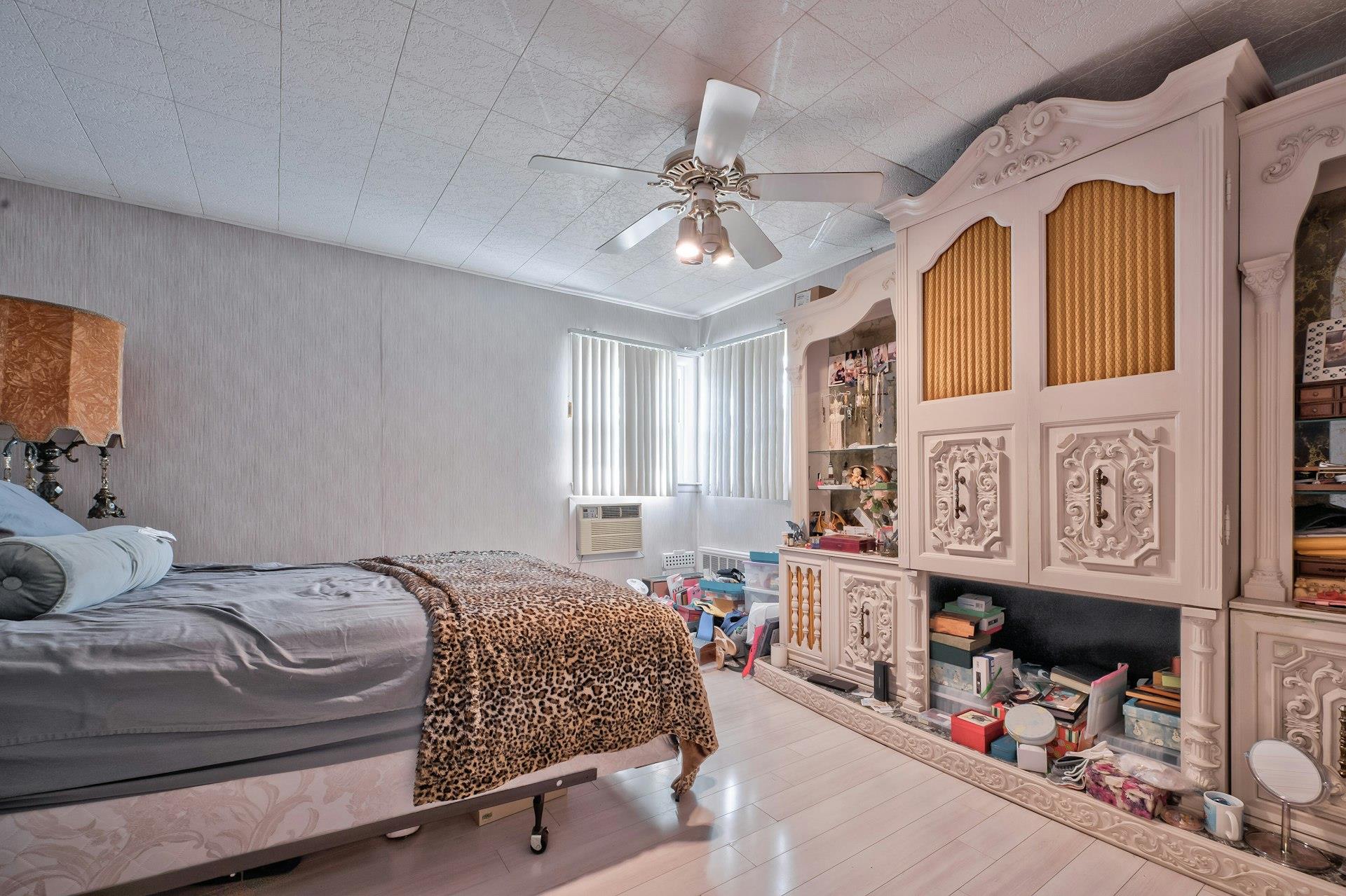 3818 Harbor Boulevard, Seaford, New York image 17