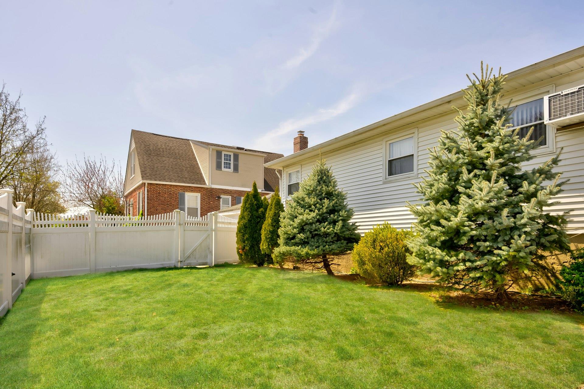 3818 Harbor Boulevard, Seaford, New York image 22