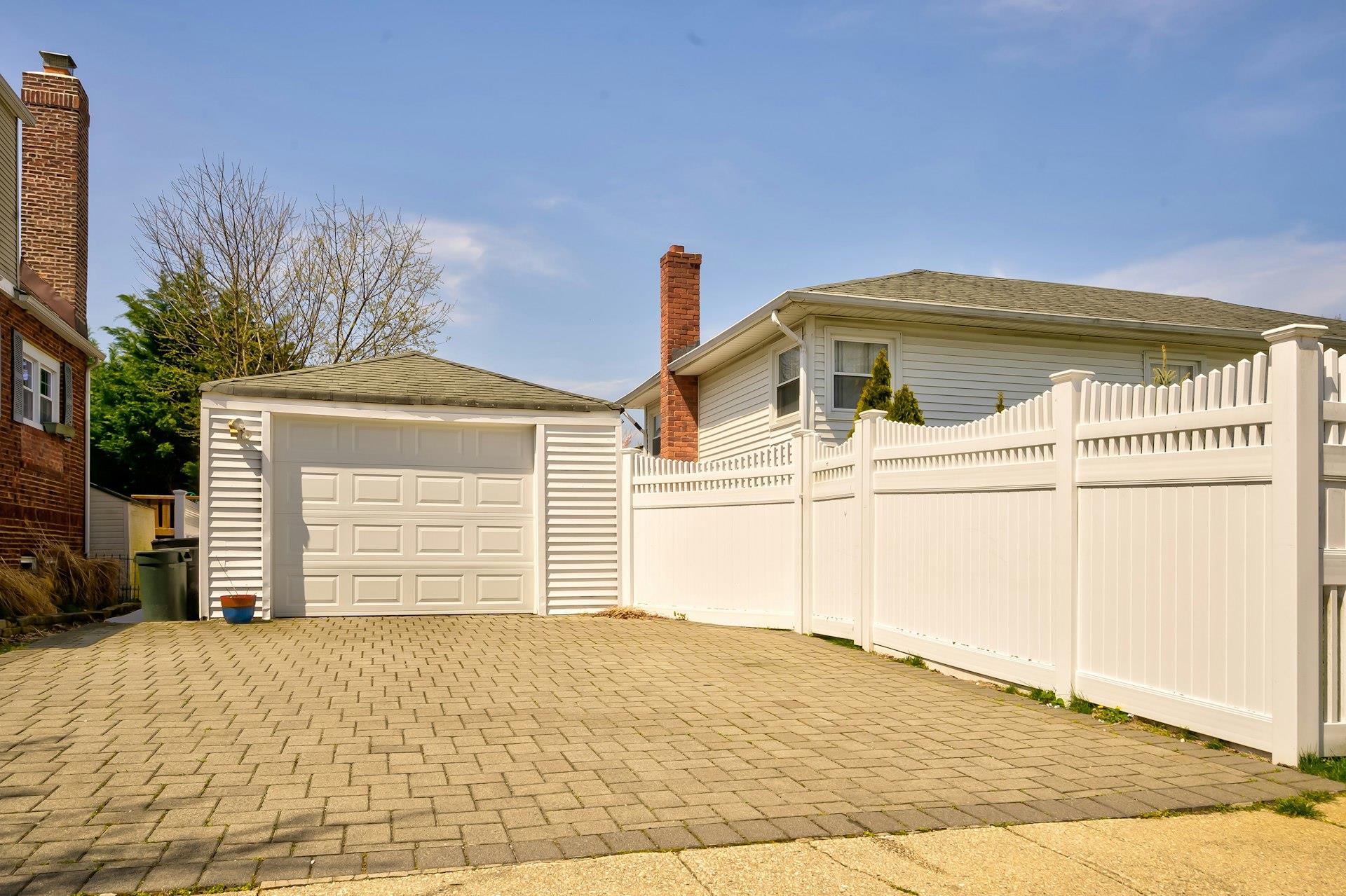 3818 Harbor Boulevard, Seaford, New York image 25