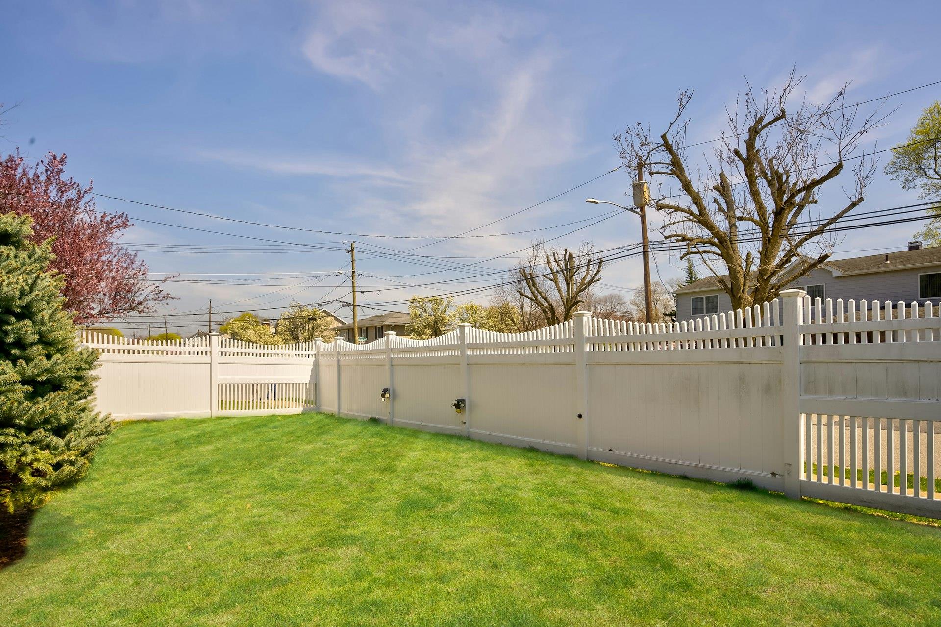 3818 Harbor Boulevard, Seaford, New York image 23