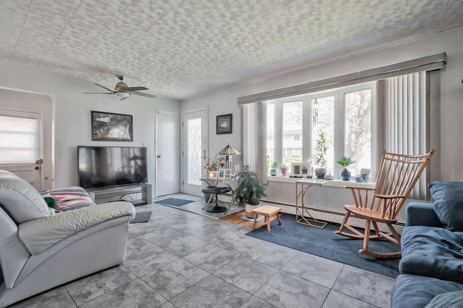 3818 Harbor Boulevard, Seaford, New York image 11
