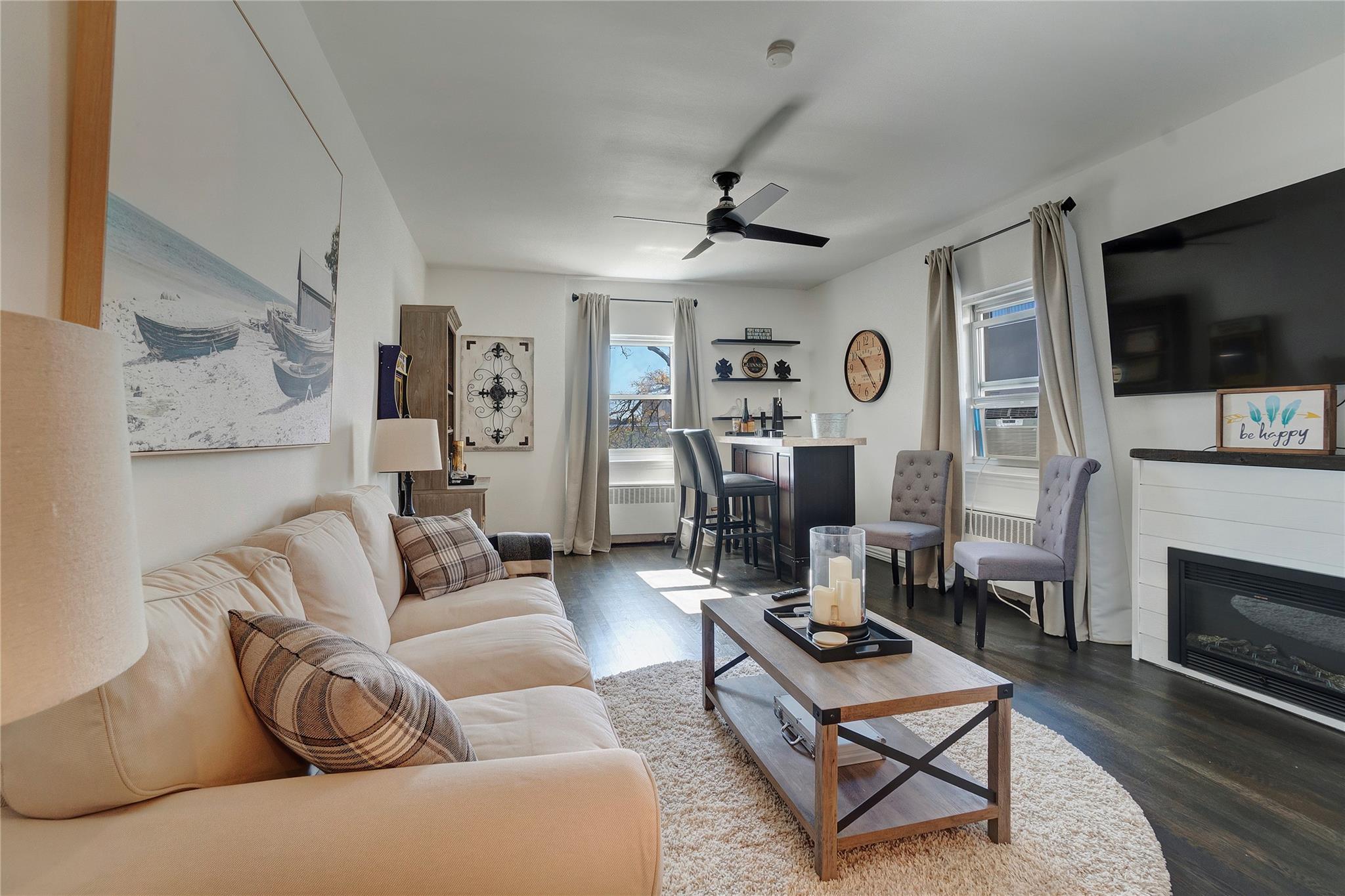 Beach Channel Drive C6, Belle Harbor, Queens, NY - 1 Bedrooms  
1 Bathrooms  
3 Rooms - 