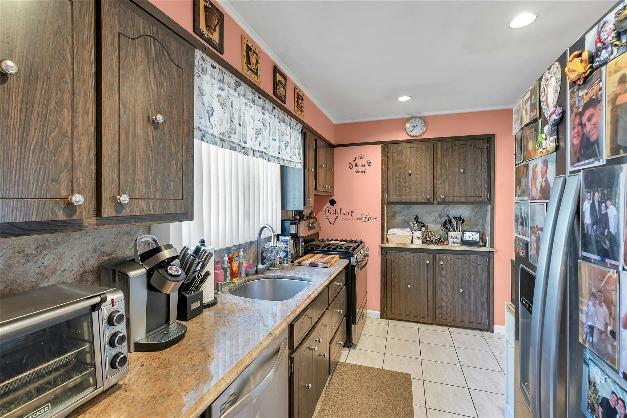 17 Gerhard Road, Plainview, New York image 6