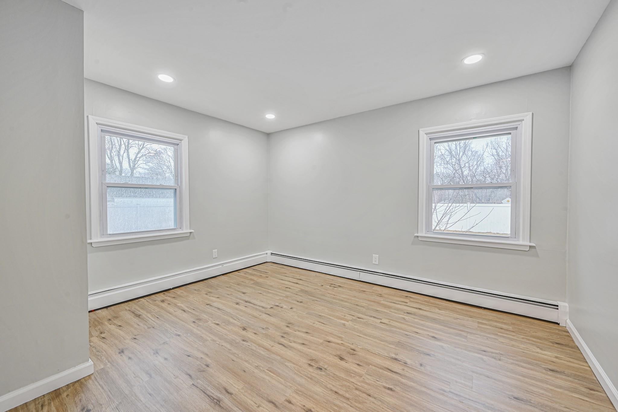 406 Howells Road, Bay Shore, New York image 21
