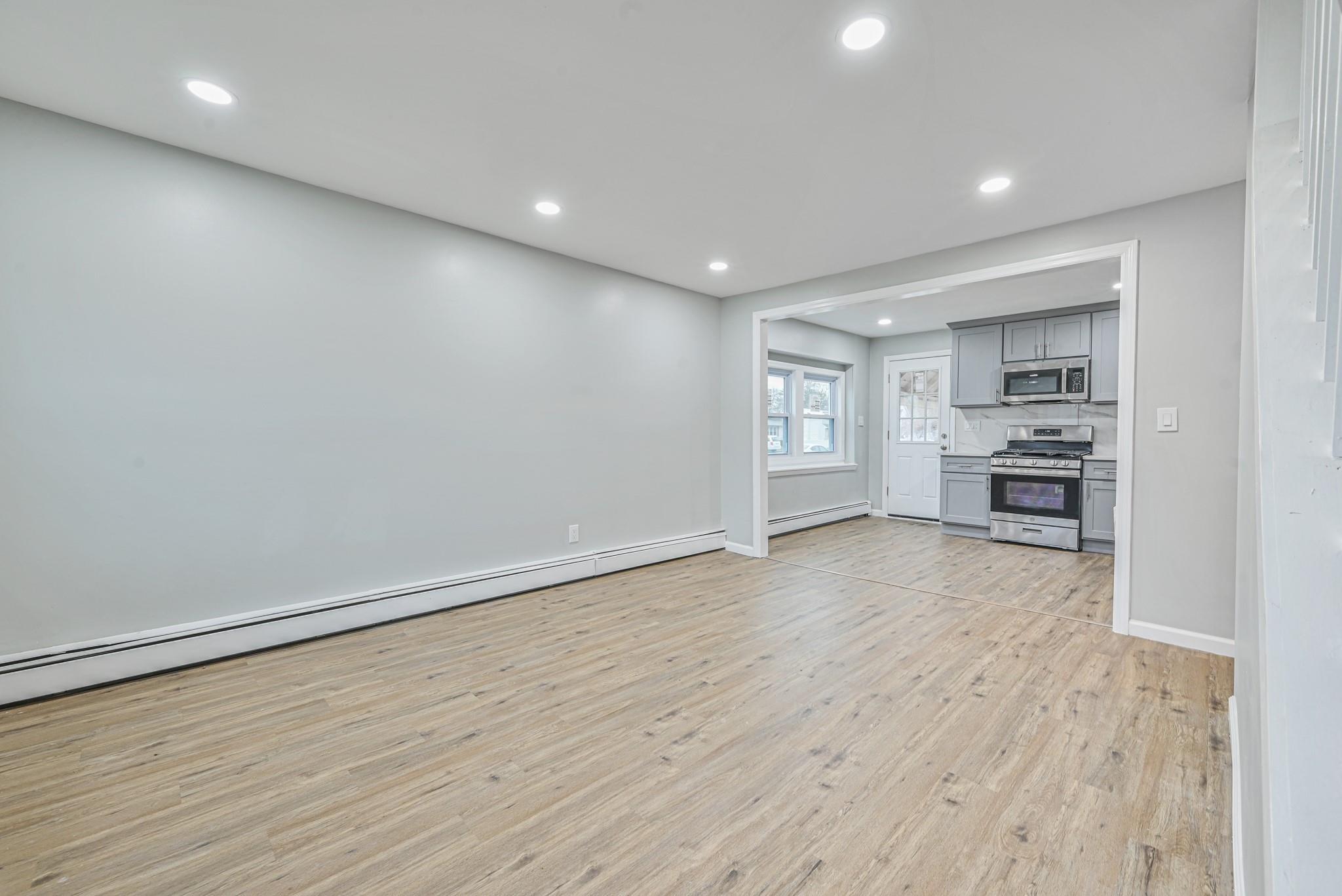 406 Howells Road, Bay Shore, New York image 18