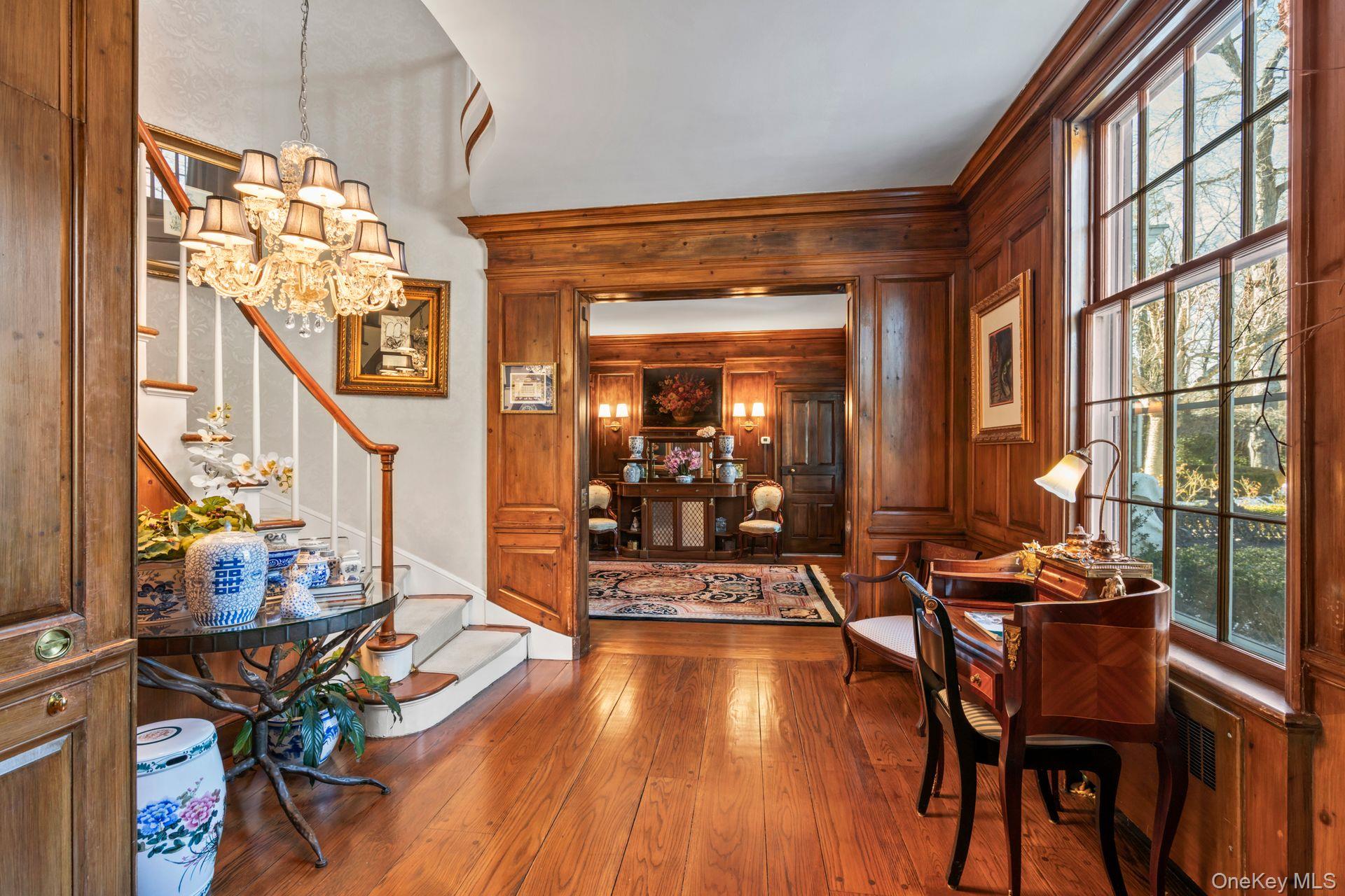 8 Stonegate Lane