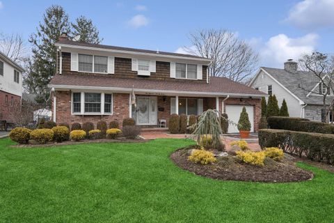 177 Bourndale Road N Manhasset NY 11030