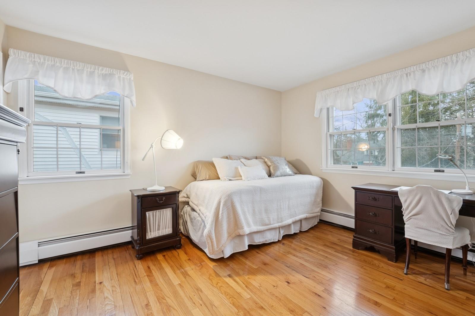 177 Bourndale Road, Manhasset, New York image 4