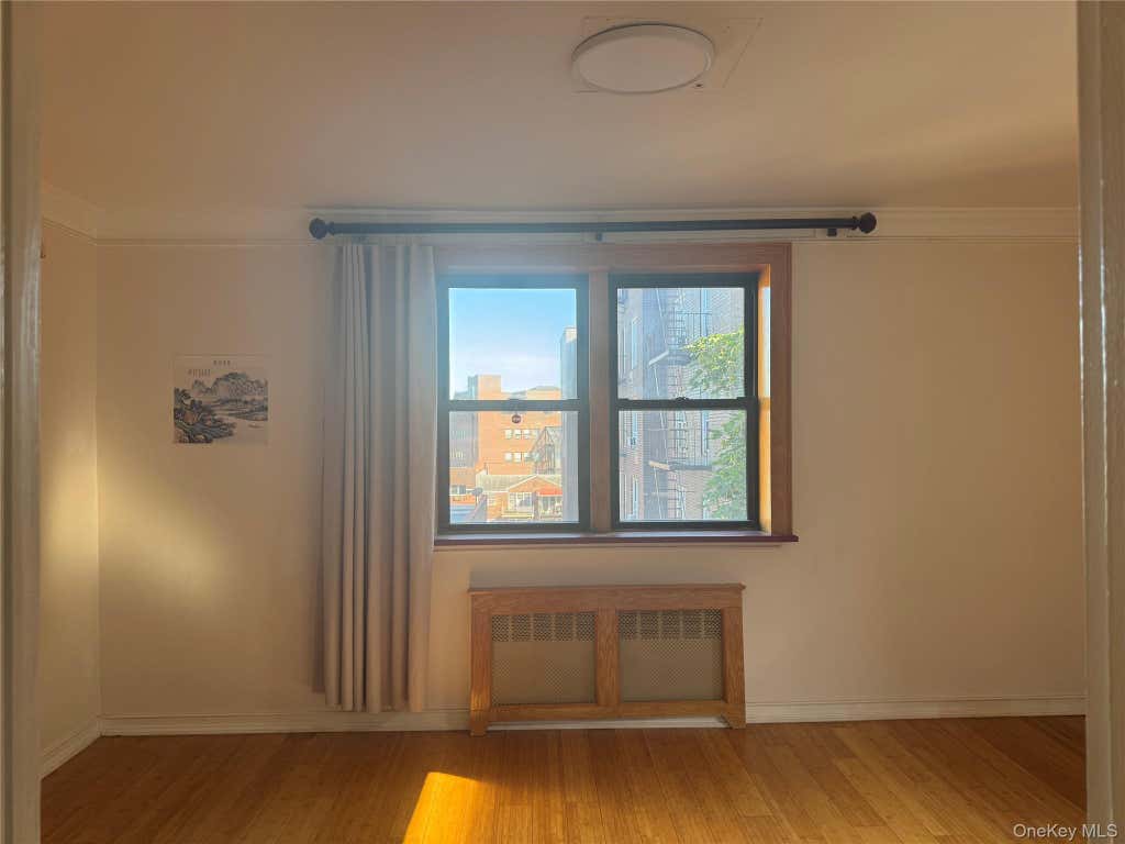 Photo of 14336 Barclay Avenue #5H, Flushing, NY 11355 (MLS # 1013073)