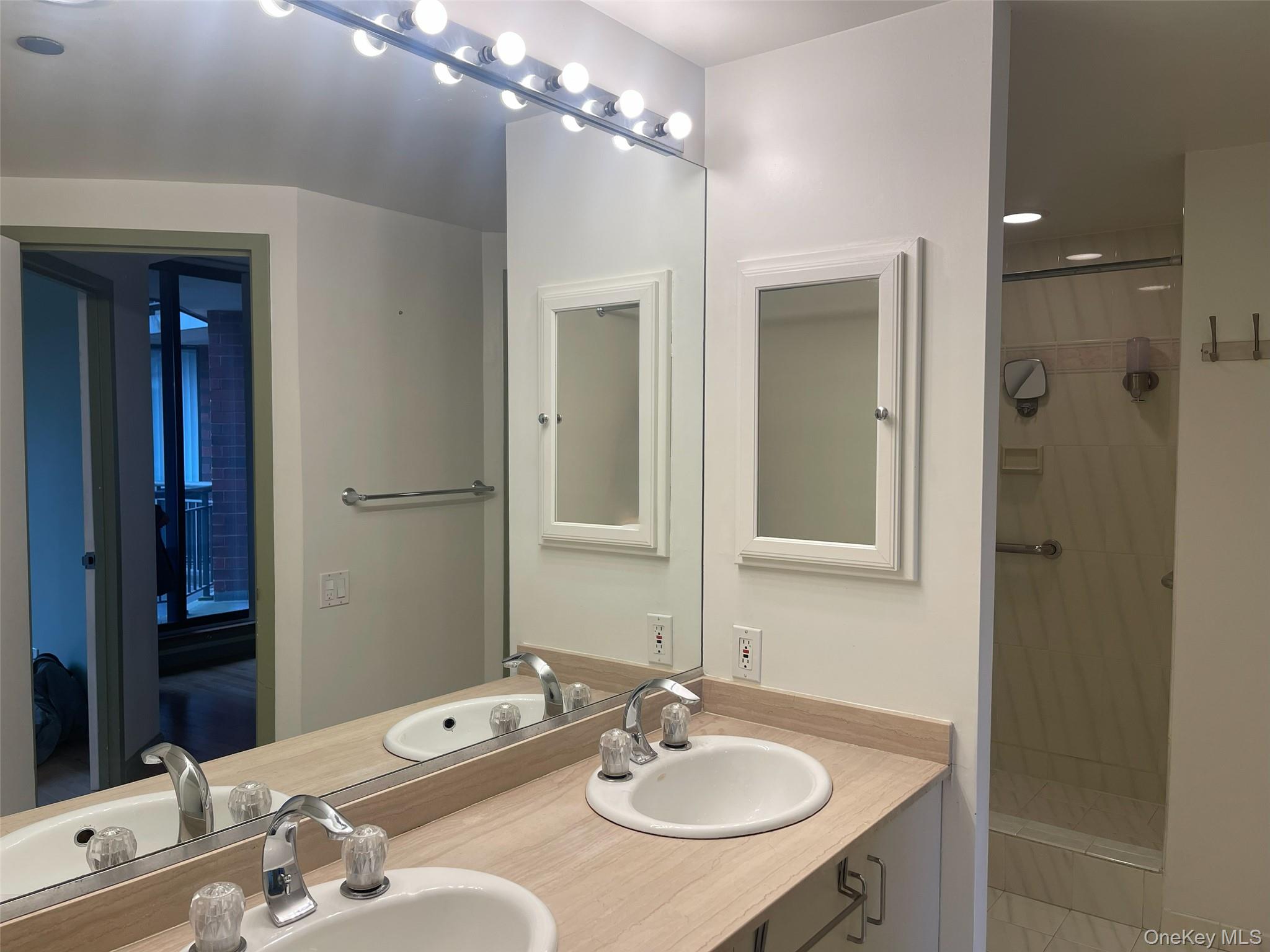 50 E Hartsdale Avenue E 6O