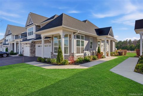 Condo For Sale - 214 Belmont Circle<br/> Yaphank, NY 11980