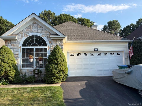 Condo For Sale - 428 Leisure Drive<br/> Suffolk County, Ridge, NY 11961