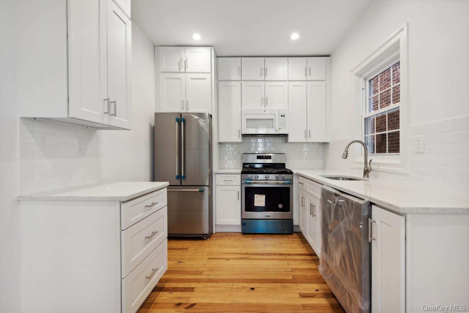 64-23 Alderton Street PH