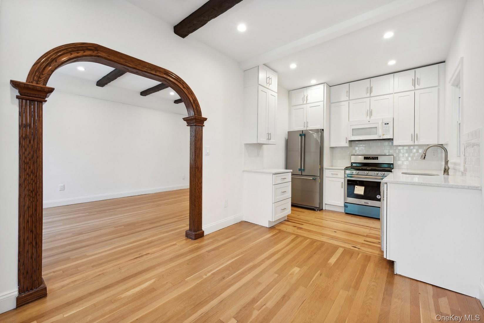 64-23 Alderton Street PH