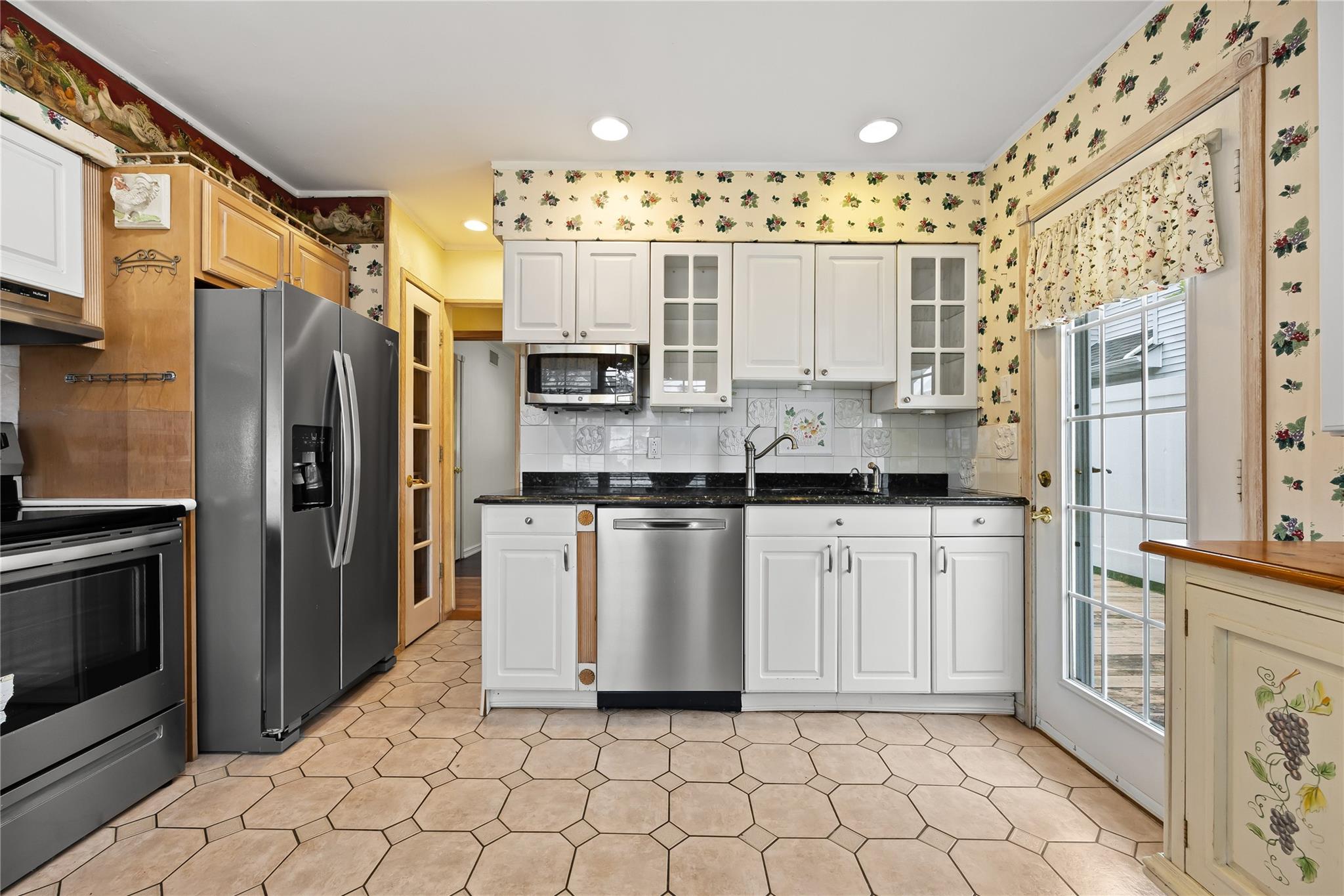 21 Arizona Avenue, Syosset, New York image 8