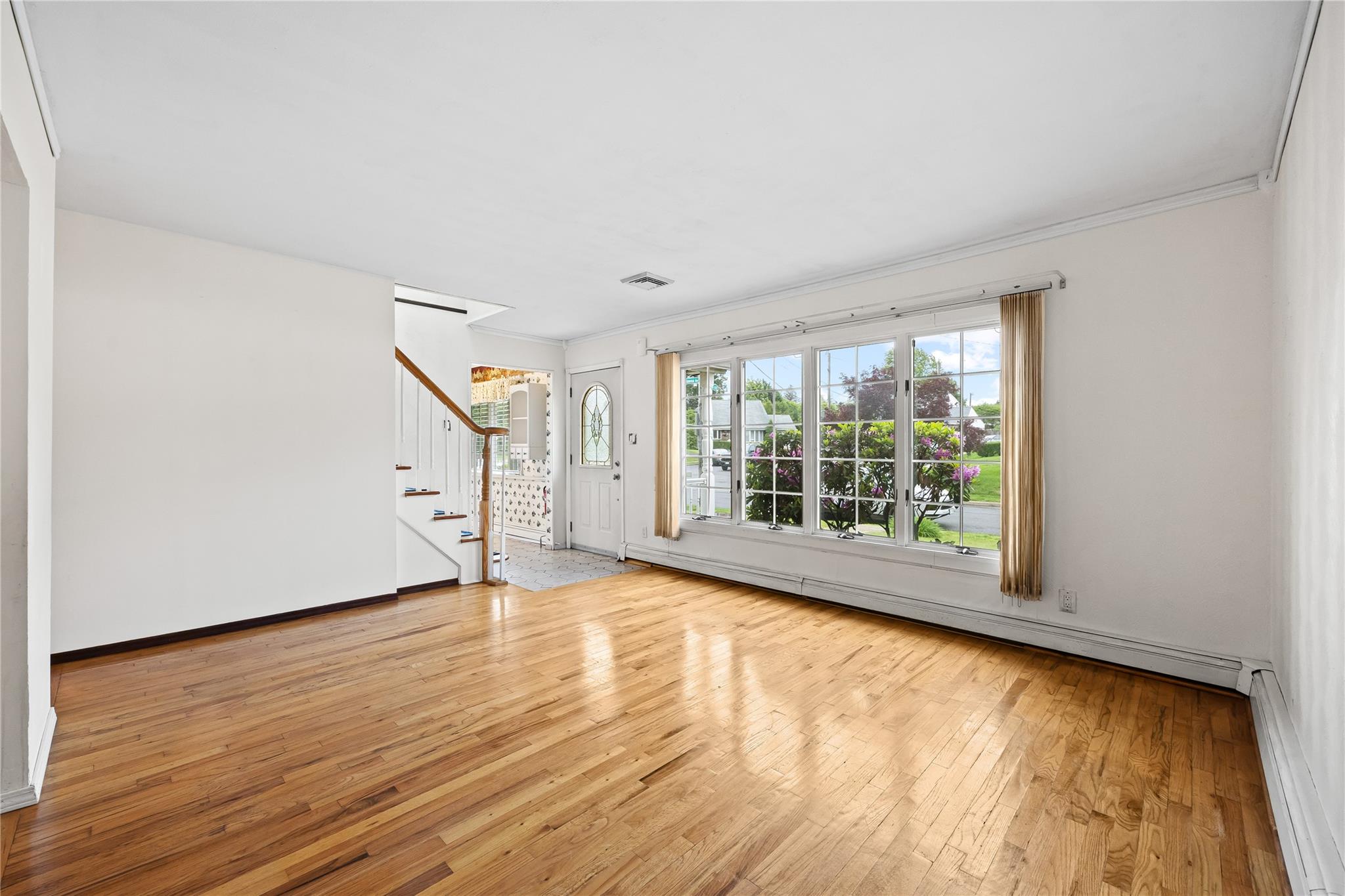 21 Arizona Avenue, Syosset, New York image 16