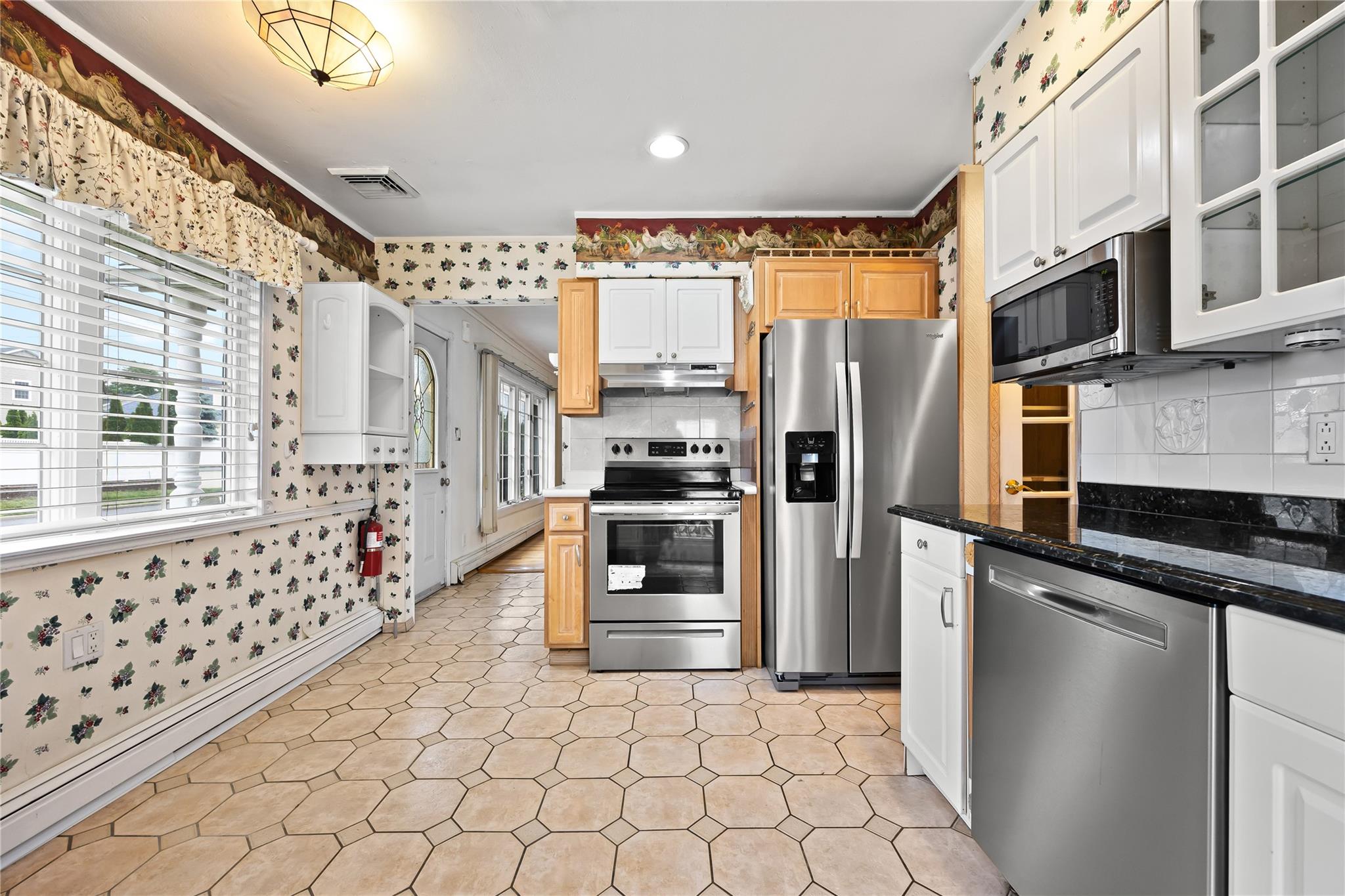 21 Arizona Avenue, Syosset, New York image 9
