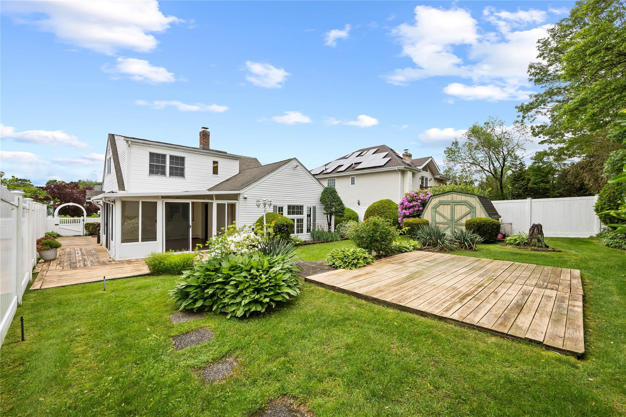 21 Arizona Avenue, Syosset, New York image 6