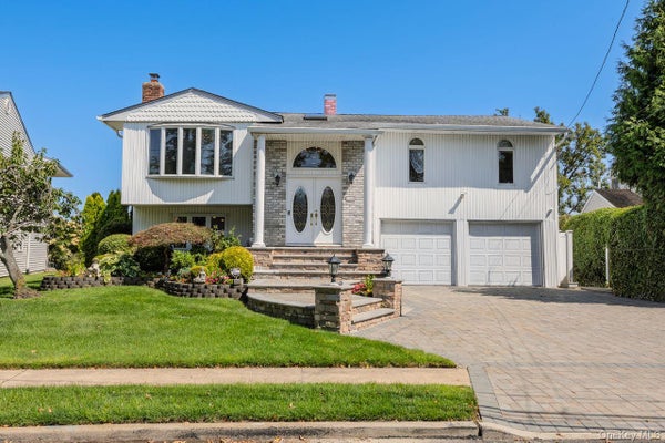 3529 DANIEL CRES, BALDWIN, NY 11510 - Image d095b60f32422a1e63ec2056eb7d2fb0/1262906853