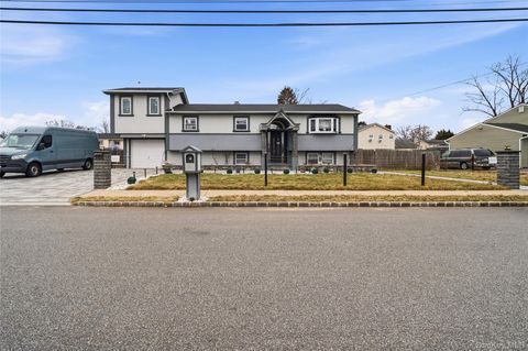 568 Centerwood Street West Babylon NY 11704