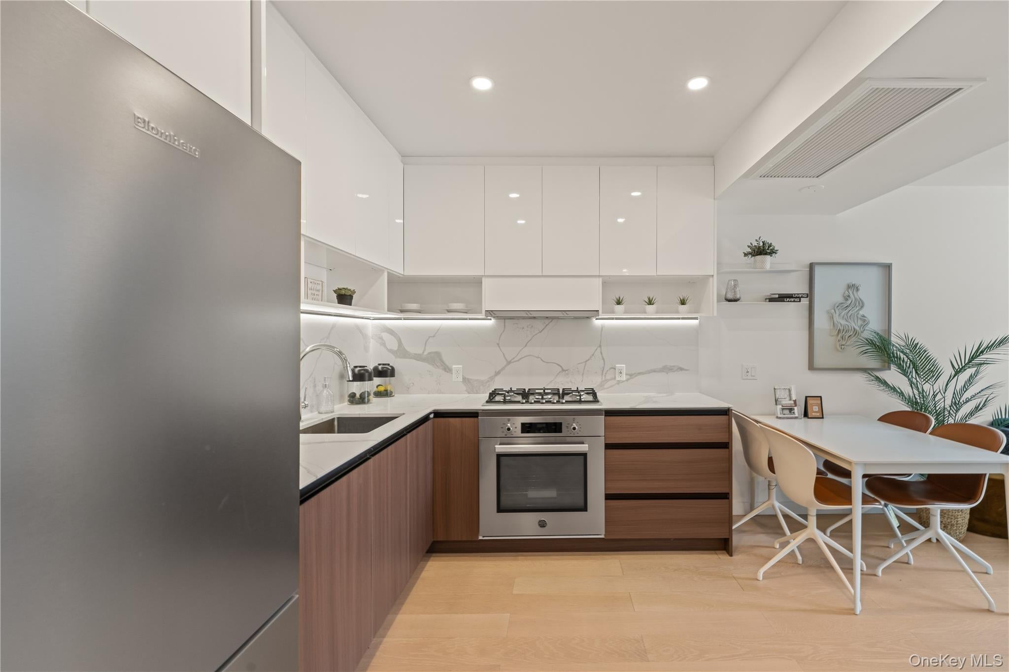 144-49 Northern Boulevard 611