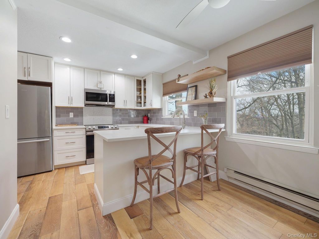 Photo of 552 Sierra Vista Lane, Valley Cottage, NY 10989 (MLS # 954452)