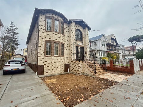 Multifamily For Sale - 8948 134th Street<br/> Richmond Hill, NY 11418