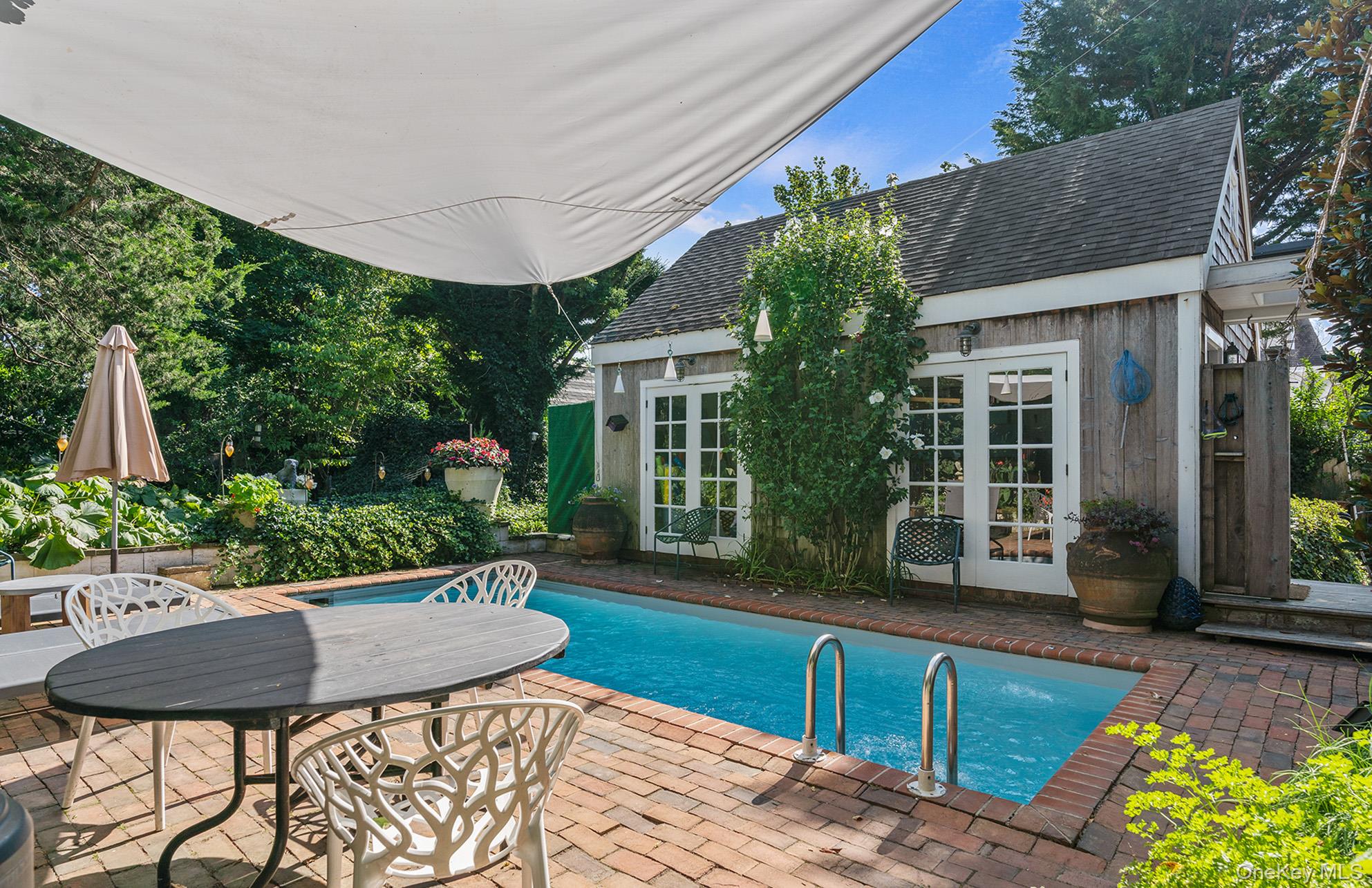 28 Bowden Square