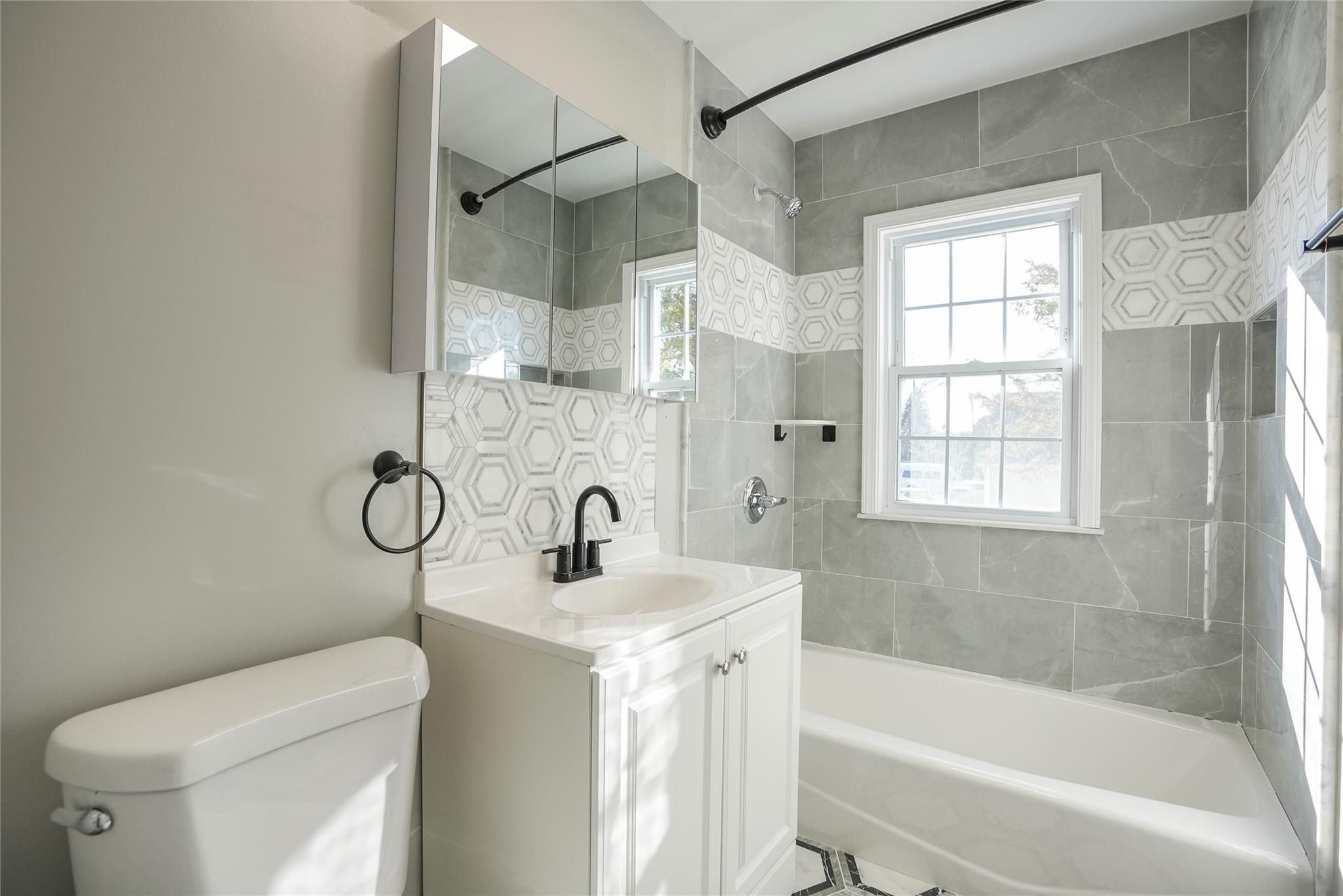 68 N Road, White Plains, New York image 10