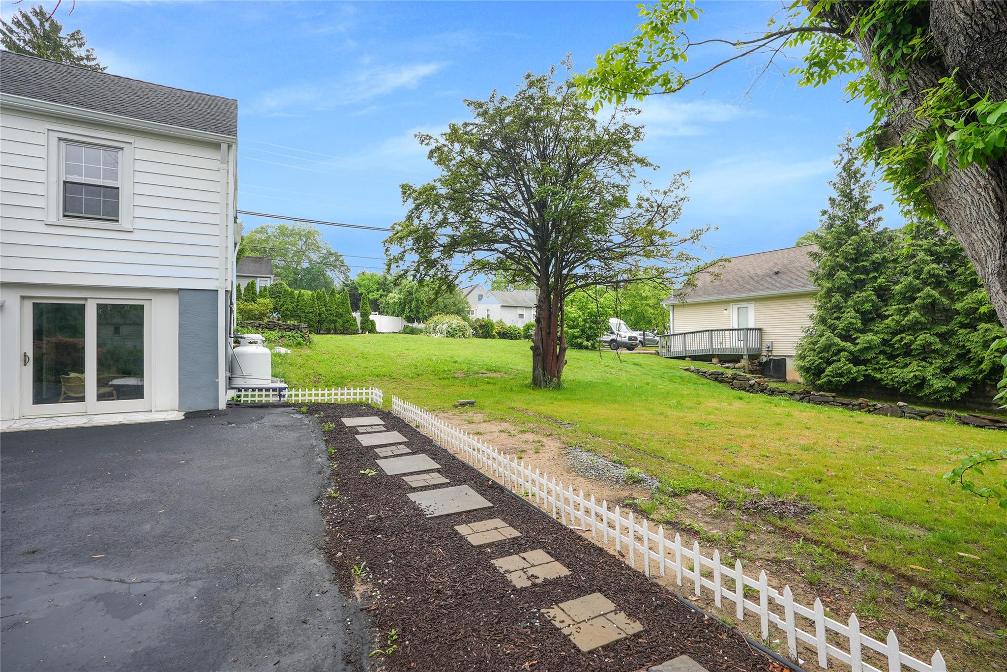 68 N Road, White Plains, New York image 27
