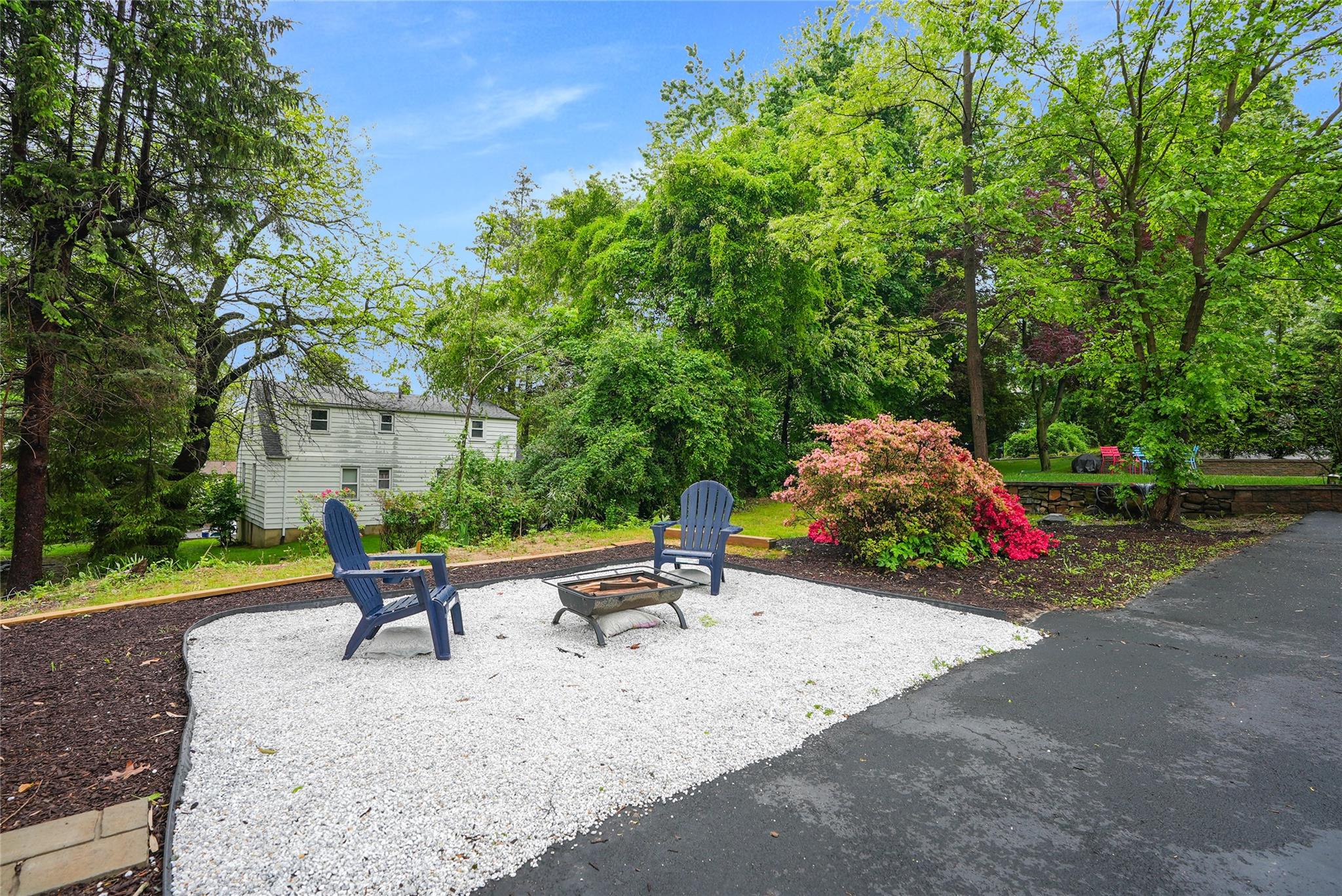 68 N Road, White Plains, New York image 25