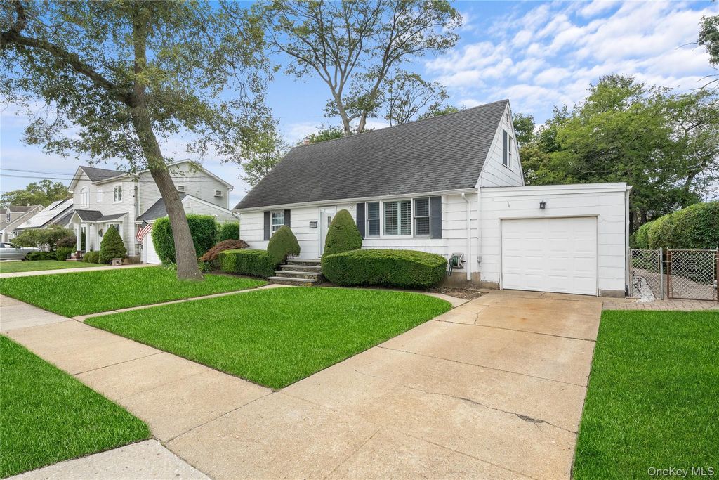 Photo of 94 Charles Avenue, Massapequa Park, NY 11762 (MLS # 921776)