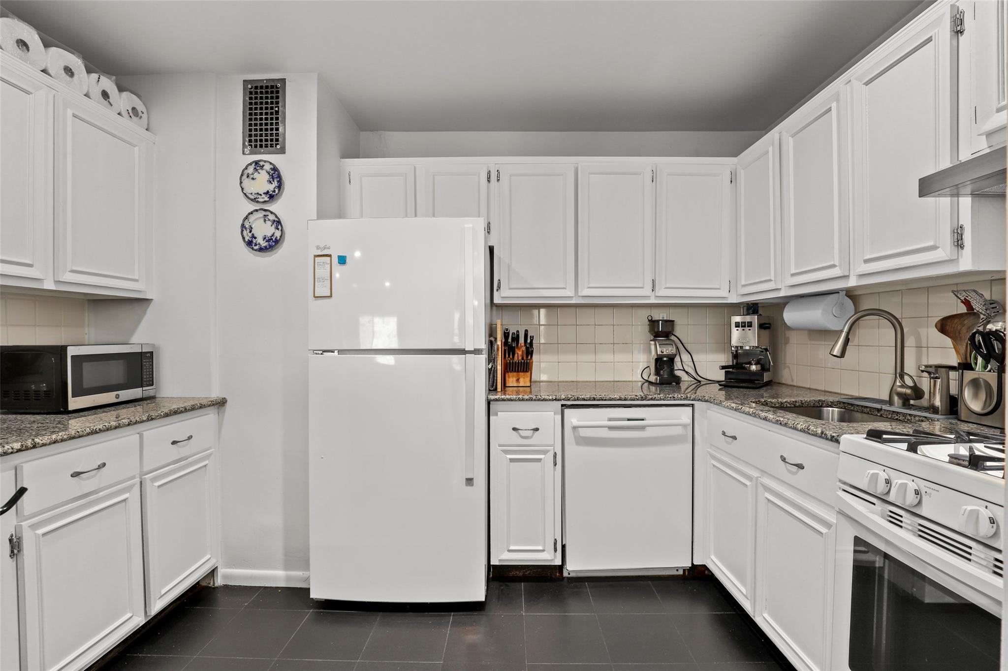 25 Lake Street #7K  7L, White Plains, New York image 13