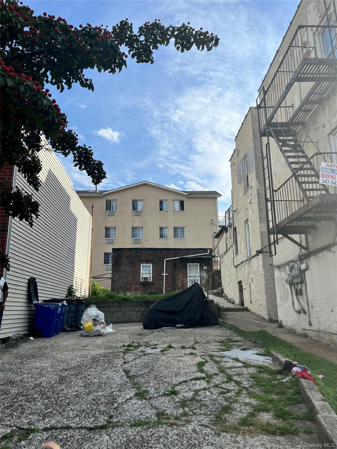 780 Bartholdi Street