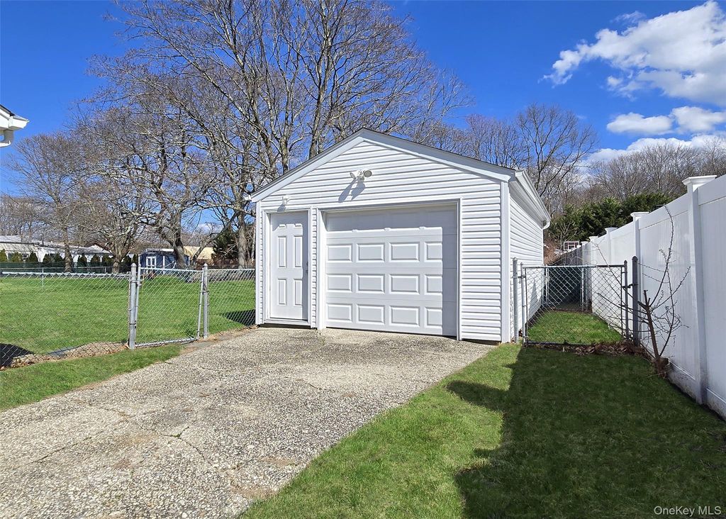 Photo of 393 McConnell Avenue, Bayport, NY 11705 (MLS # 982298)