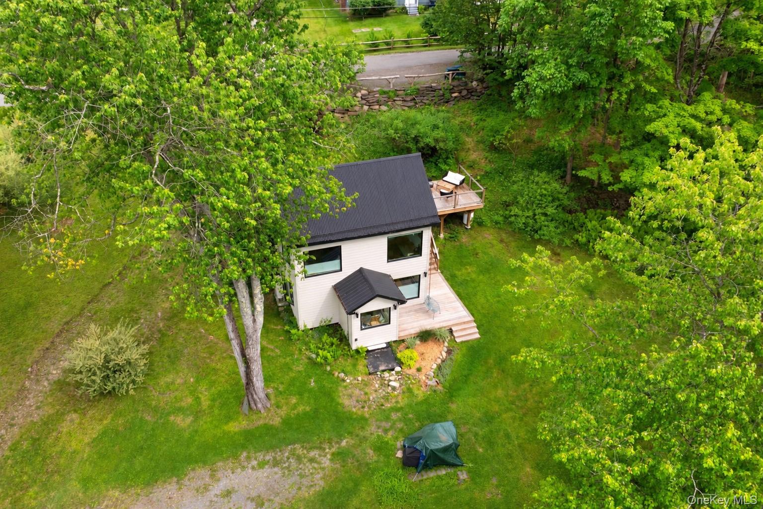 18 Lake Hill Road