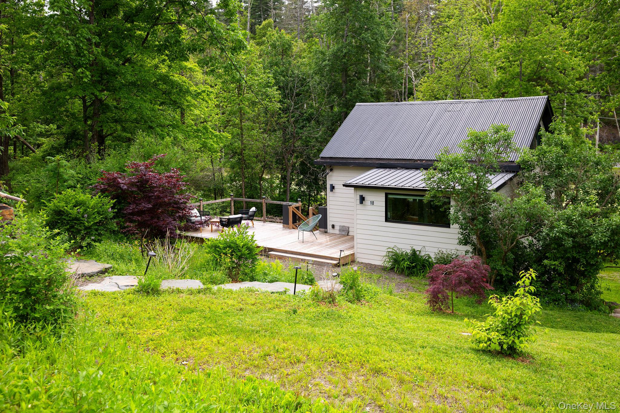 18 Lake Hill Road