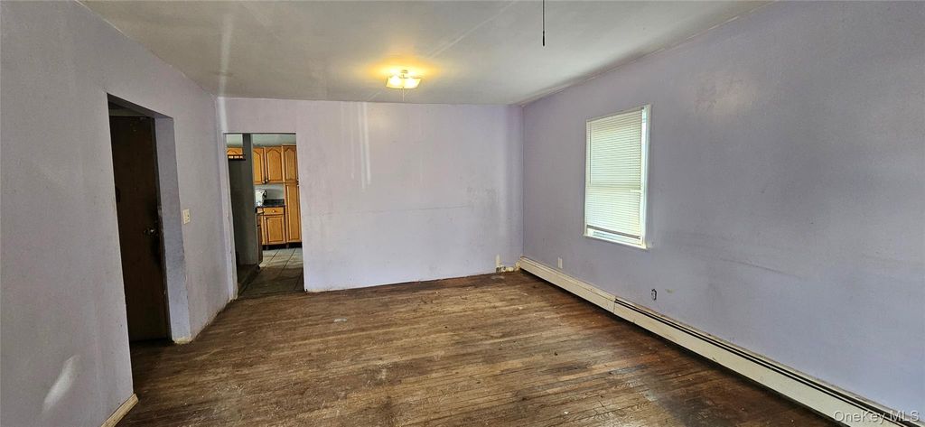 Photo of 6 Hansen Street, Bay Shore, NY 11706 (MLS # 1030527)