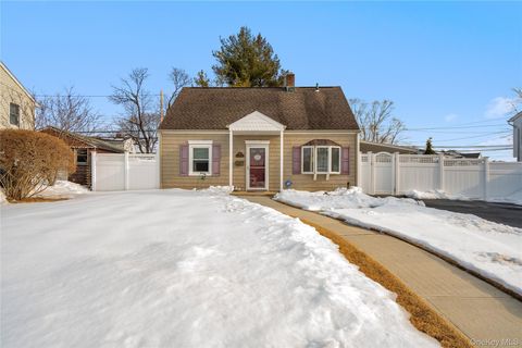 108 Swan Lane Levittown NY 11756