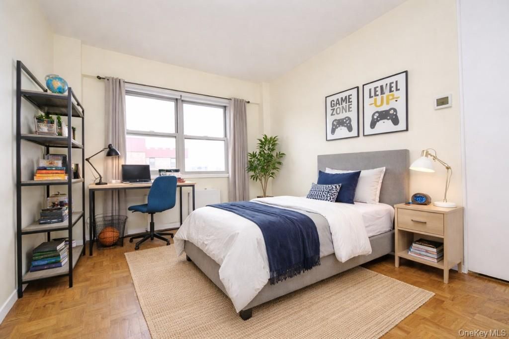 Photo of 240 Garth Road #7J2, Scarsdale, NY 10583 (MLS # 985740)