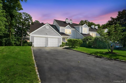 Photo of 24 Oakcrest Lane, Hastings-on-Hudson, NY 10706 (MLS # 1048541)